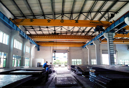 雙梁橋式起重(chóng)機 雙梁橋式(shì)起(qǐ)重機